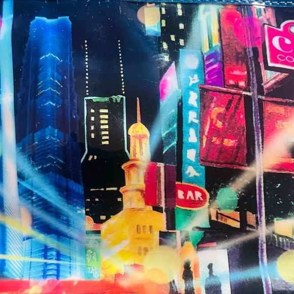 Vivid Cargo cosmetics zip up cosmetic bag. Message to approximately 8 x 6“. GUC - Picture 7 of 8